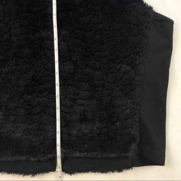 Sz M- Nygard black faux fur zip up sleeveless vest Sz M - Picture 10 of 10